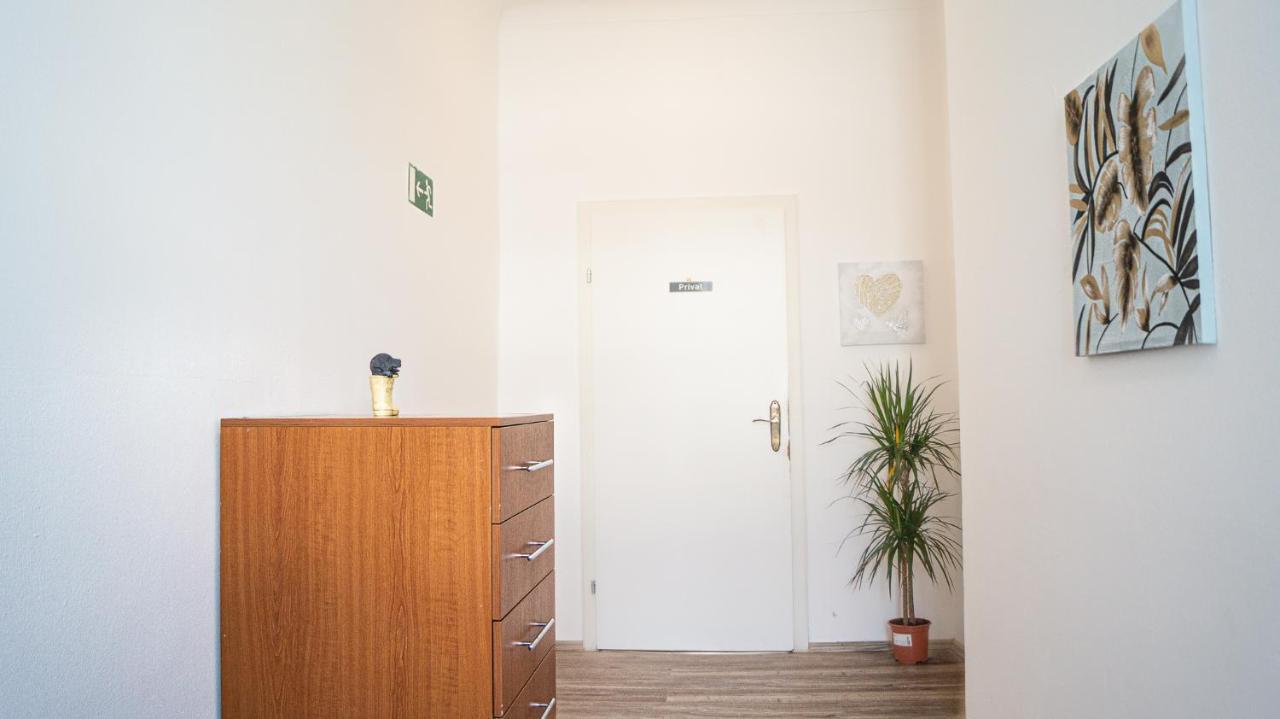 Spacious Shared Apartment Schoenbrunn Viena Exterior foto