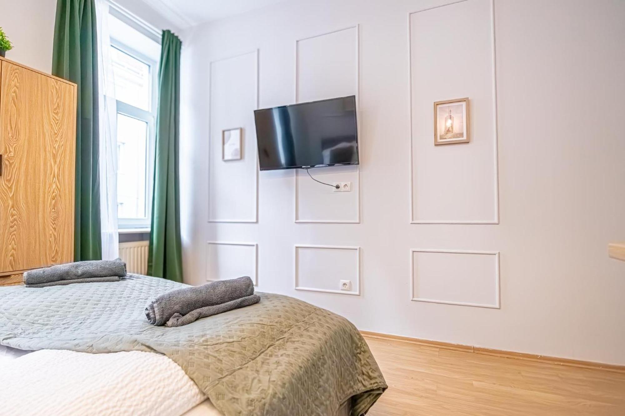 Spacious Shared Apartment Schoenbrunn Viena Exterior foto
