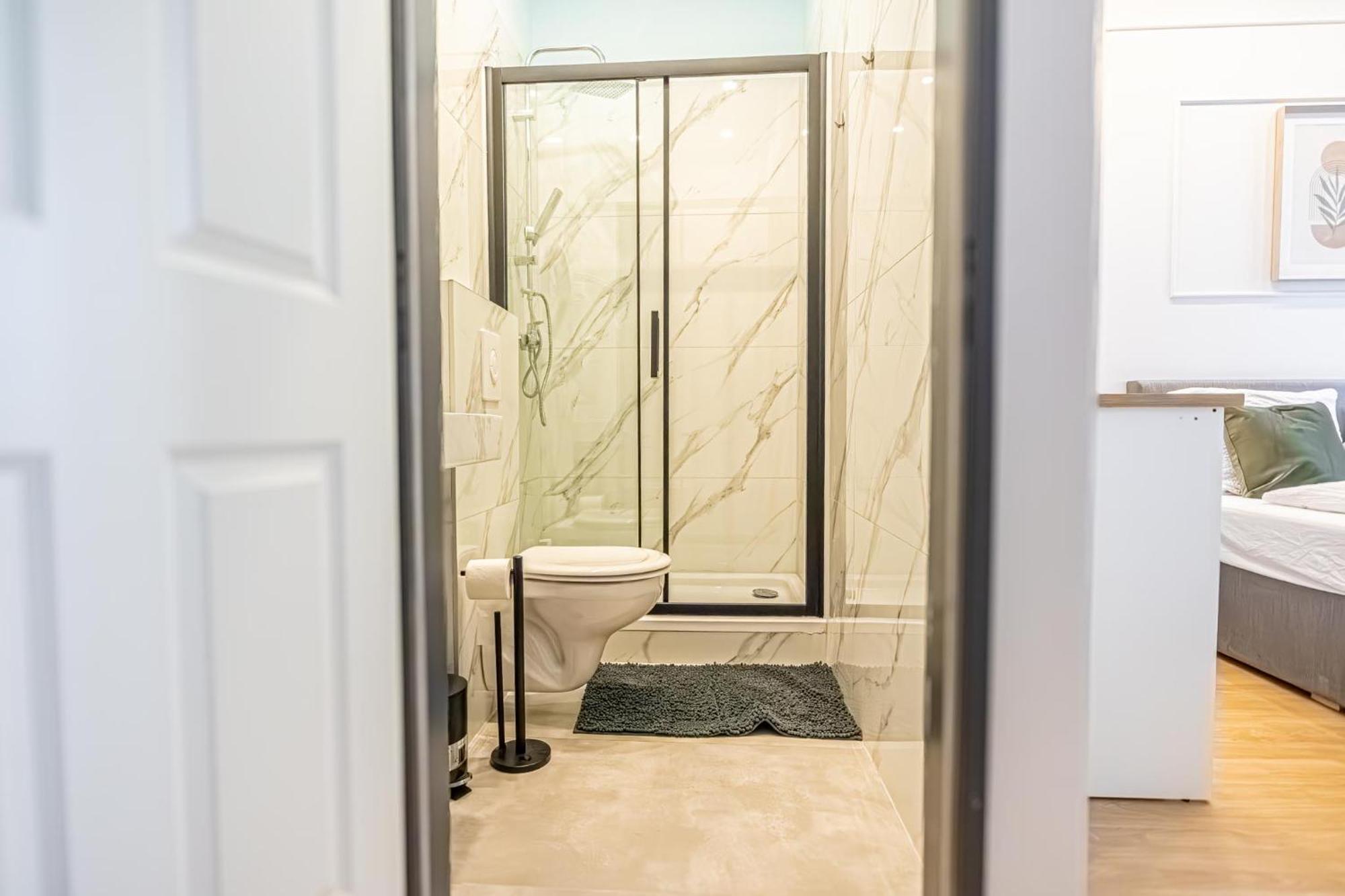 Spacious Shared Apartment Schoenbrunn Viena Exterior foto